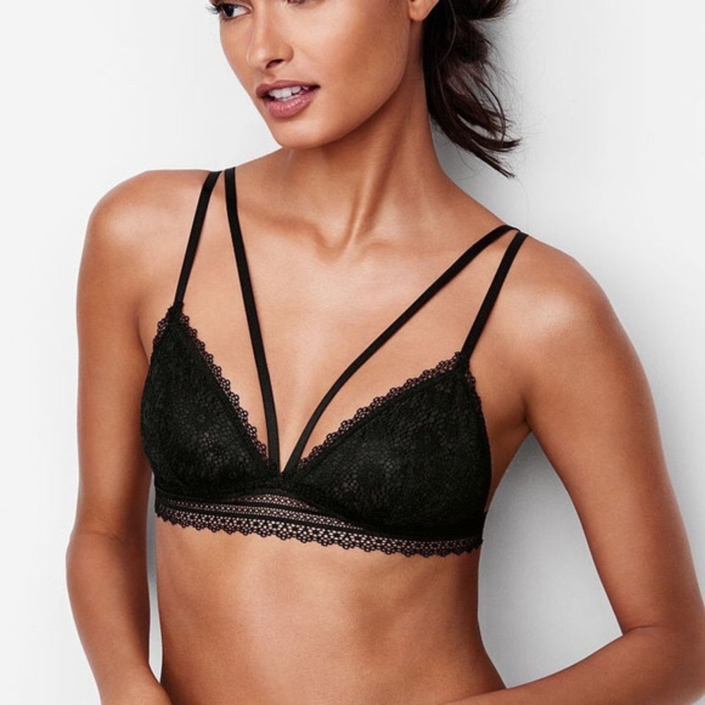 NWOT Victoria’s Secret black lace bralette L